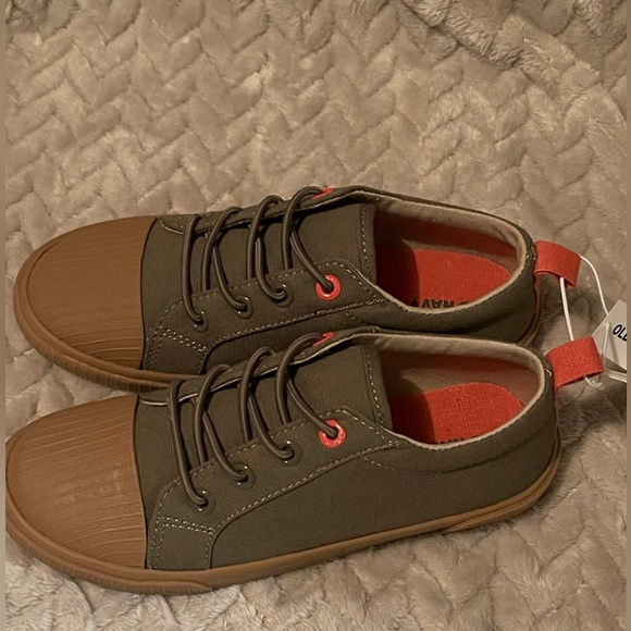 Unisex toddler textured sneakers 💃🏽💃🏽 - Picture 3 of 4